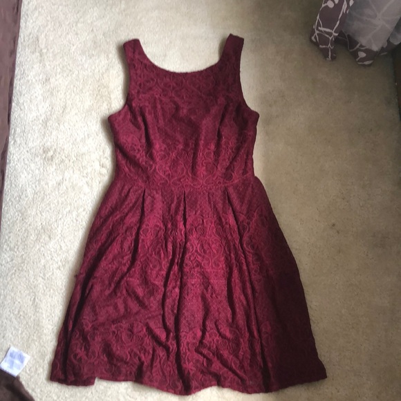 Burgundy homecoming dress. - Picture 1 of 1